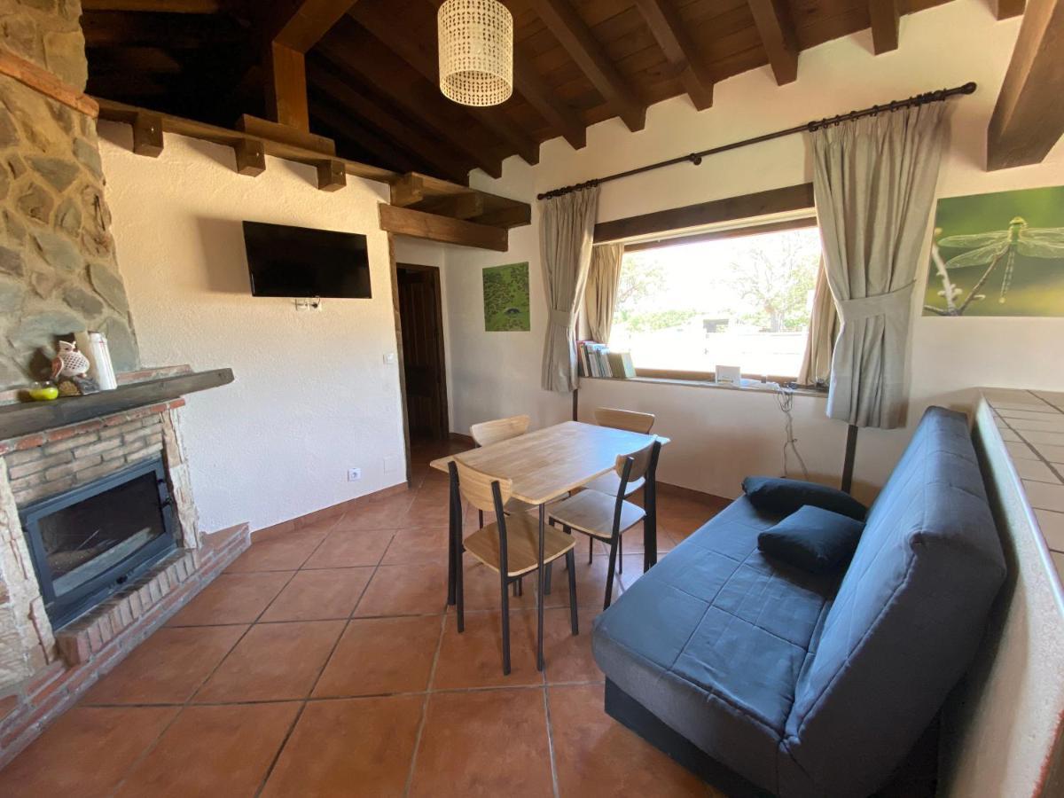 Eco-Lodge En La Reserva Privada Campanarios De Azaba - Proyecto De Conservacion Espeja ภายนอก รูปภาพ
