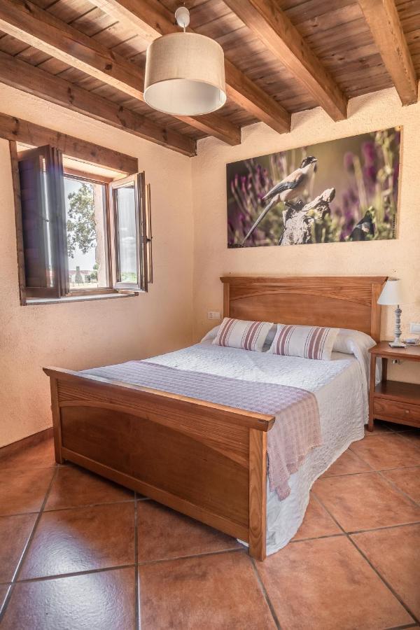 Eco-Lodge En La Reserva Privada Campanarios De Azaba - Proyecto De Conservacion Espeja ภายนอก รูปภาพ